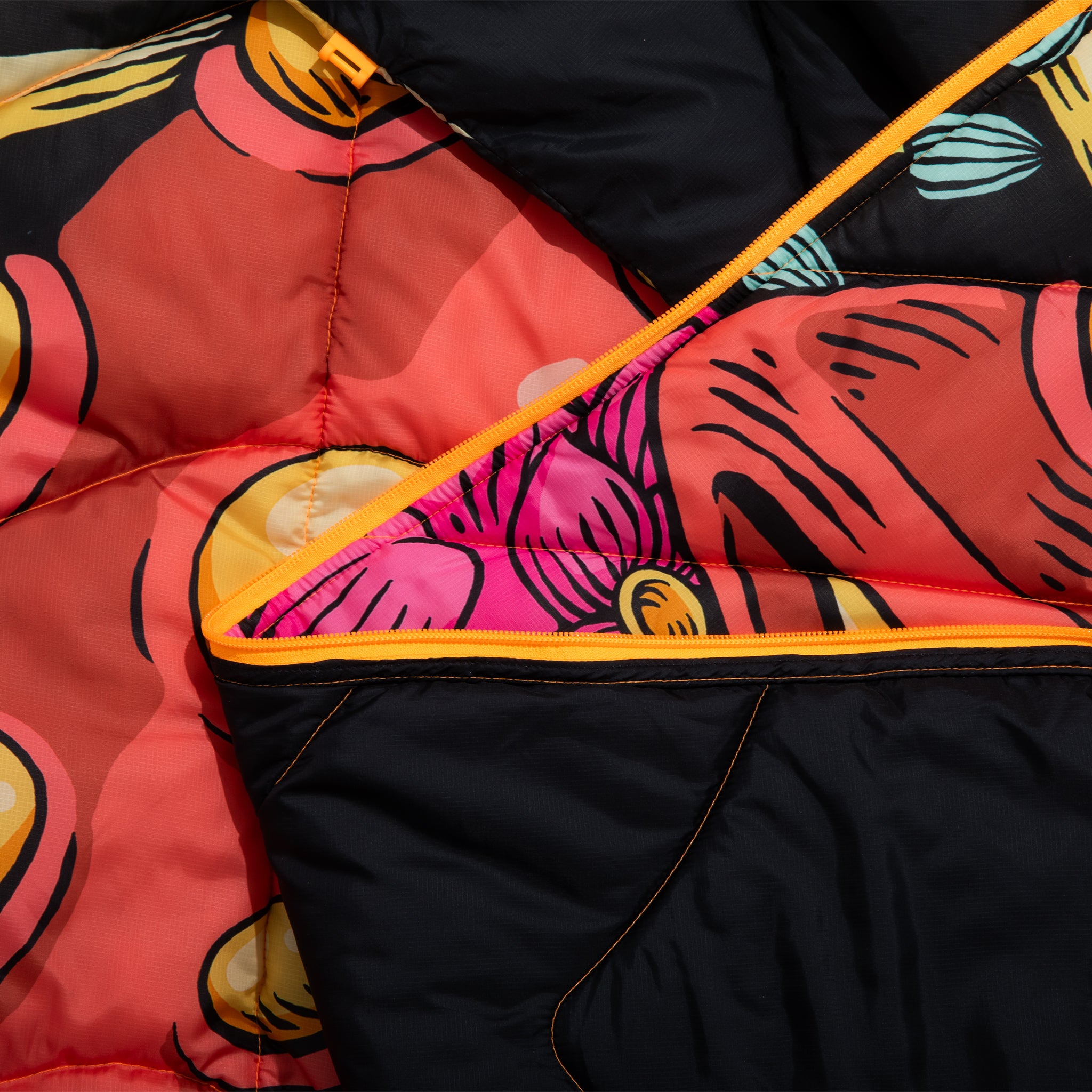 BodyBagSleepingBag Graphic UpCloseSeamsStitching 5023